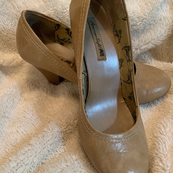 Heels - Picture 2 of 4